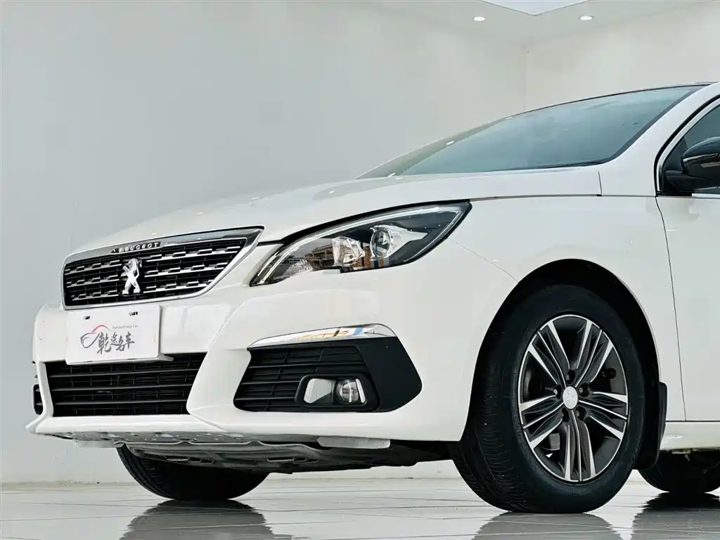 Peugeot 308 2017 — фото 8