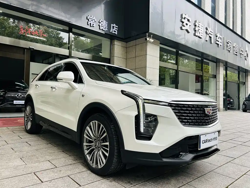 Cadillac XT4 2024 — фото 1