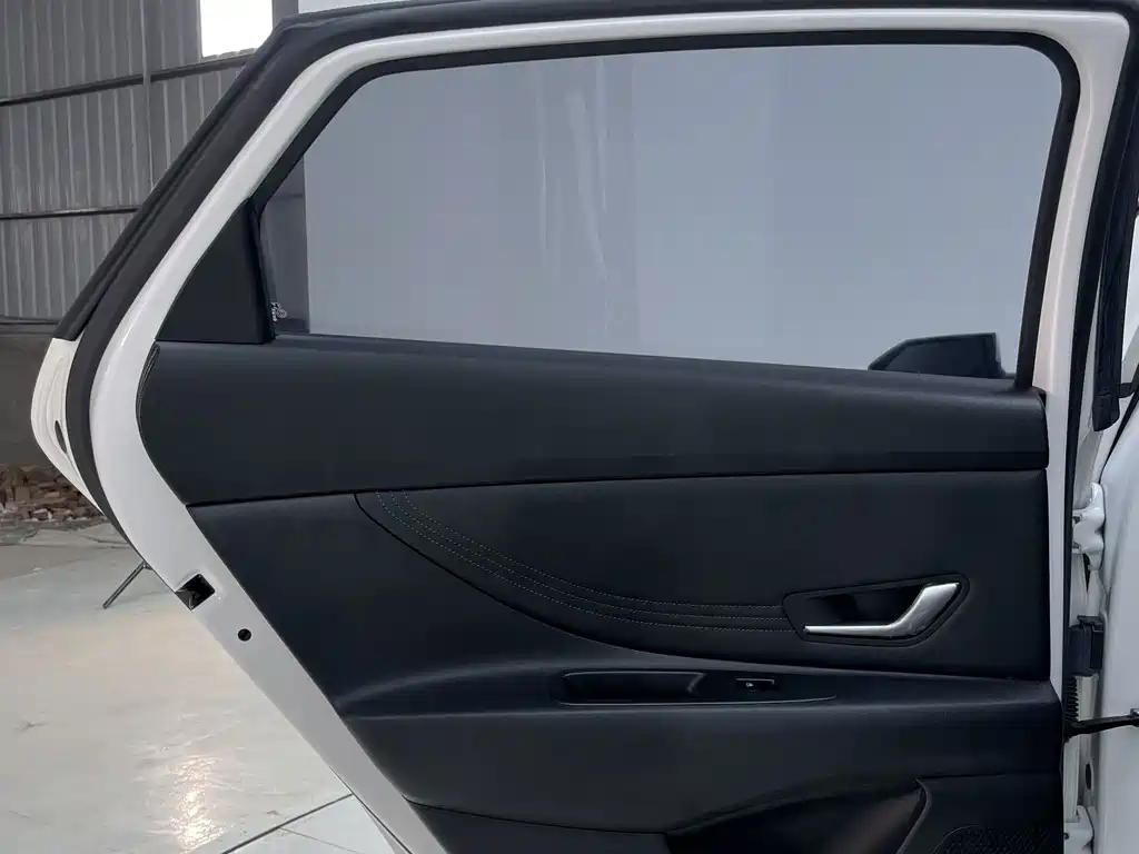 Hyundai Elantra 2022 — фото 27