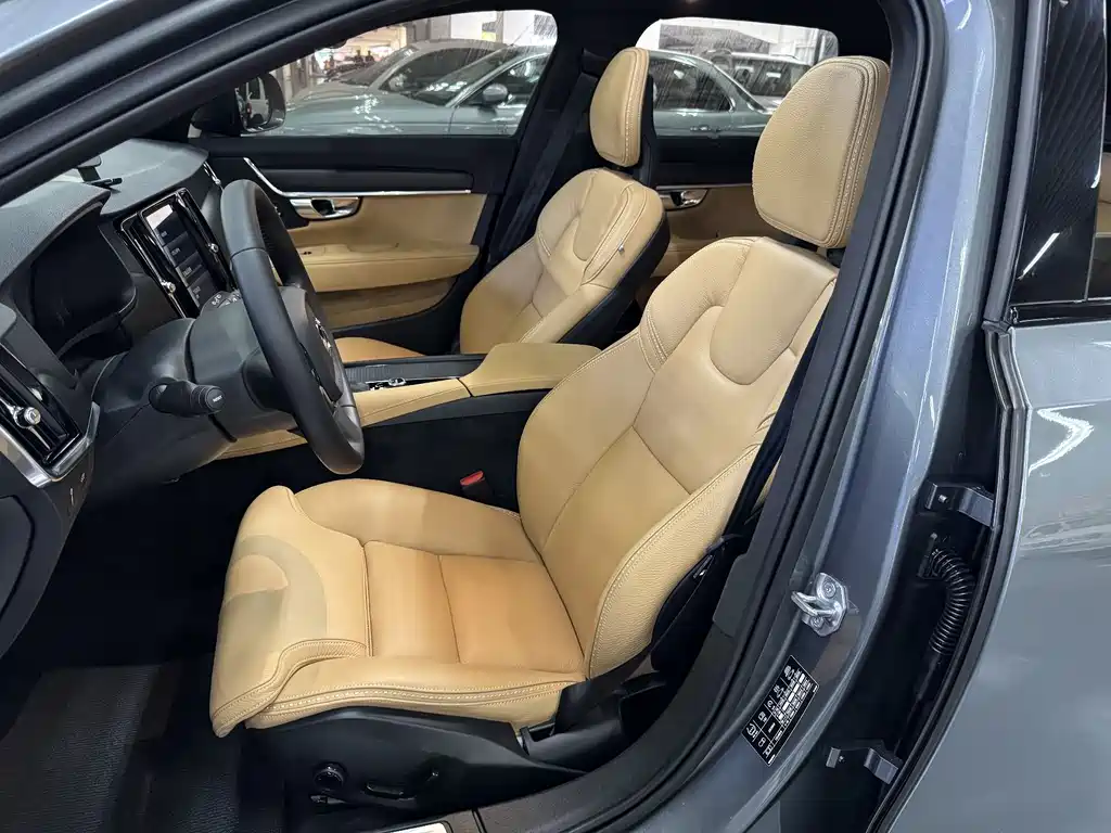 Volvo V90 2017 — фото 13