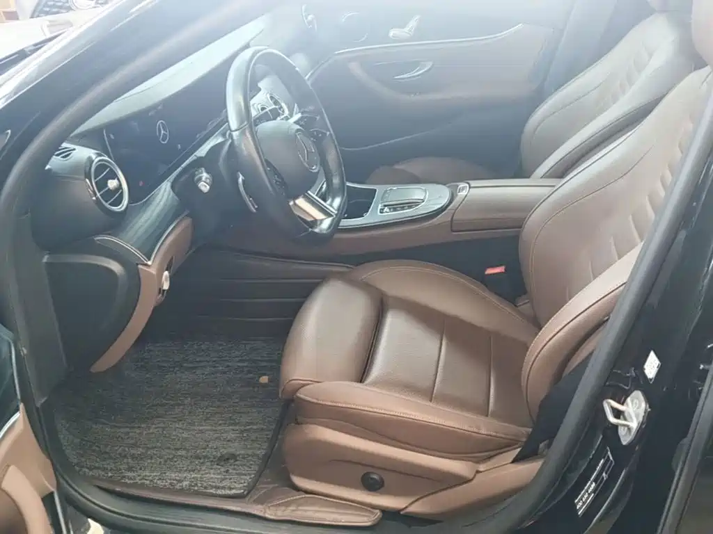 Mercedes-Benz E-Class 2021 — фото 15