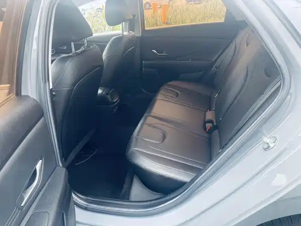 Hyundai Elantra 2021