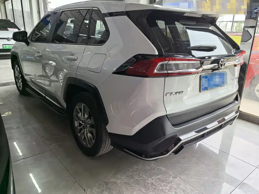 Toyota Wildlander 2022 — фото 4
