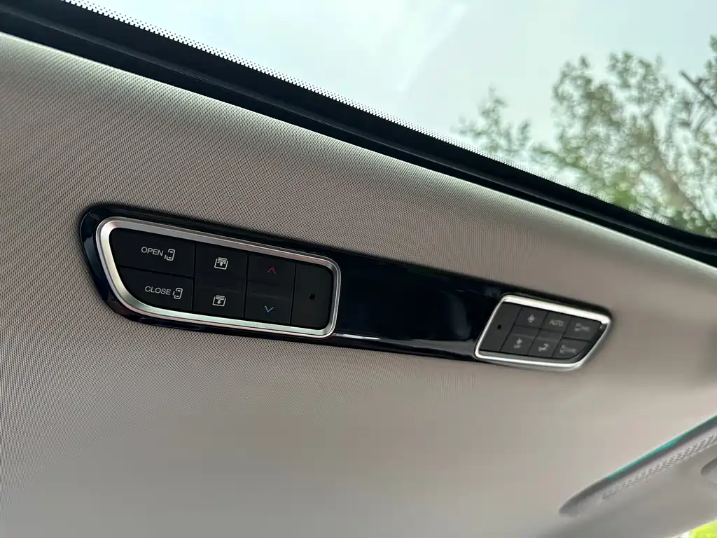 GAC Motor Trumpchi M8 2023 — фото 19