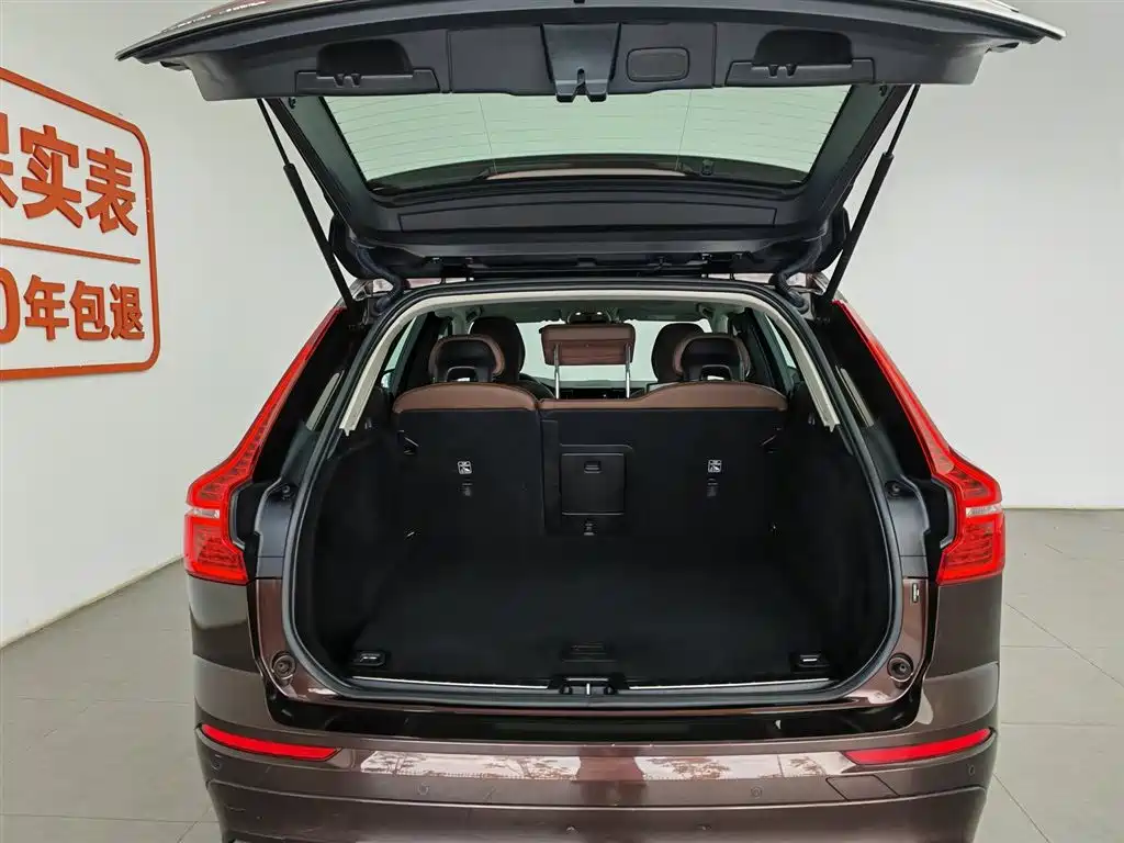 Volvo XC60 2019 — фото 16