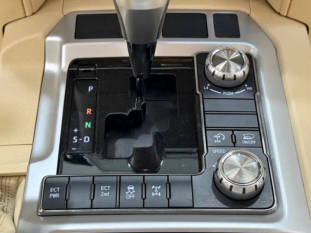 Toyota Land Cruiser 2018 — фото 9