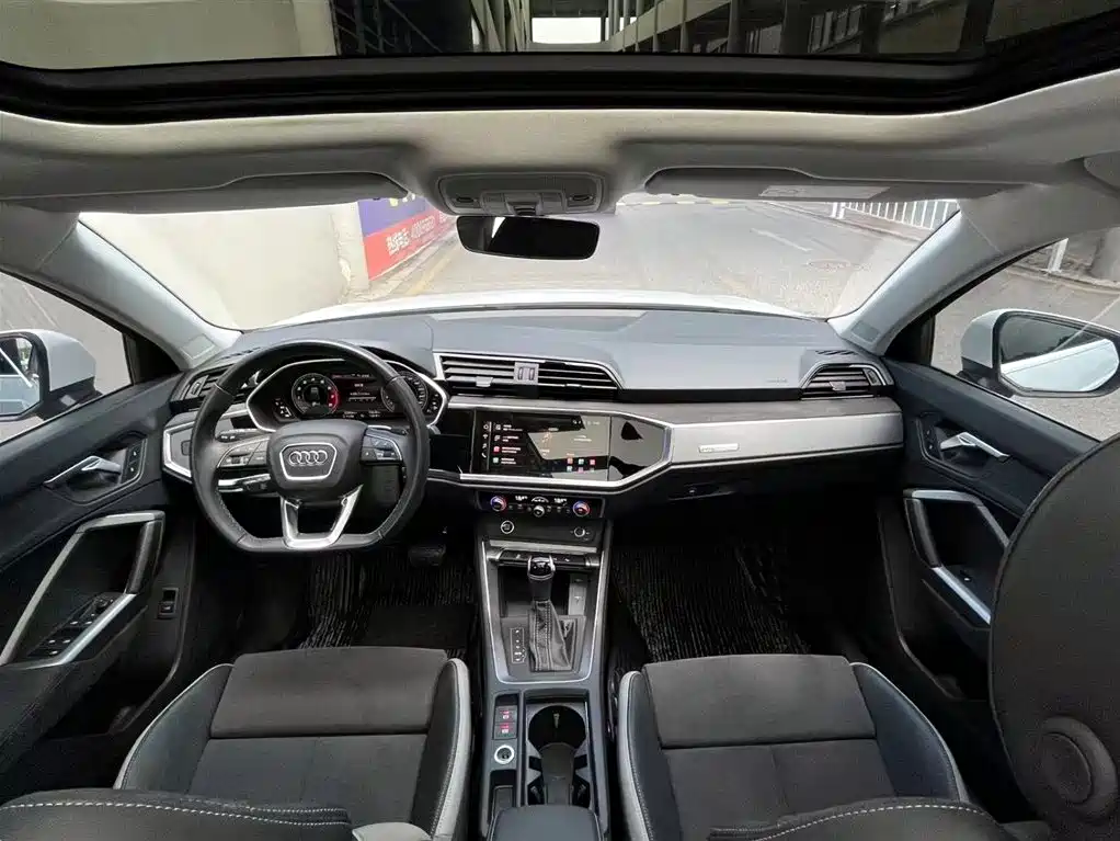 Audi Q3 2023 — фото 11