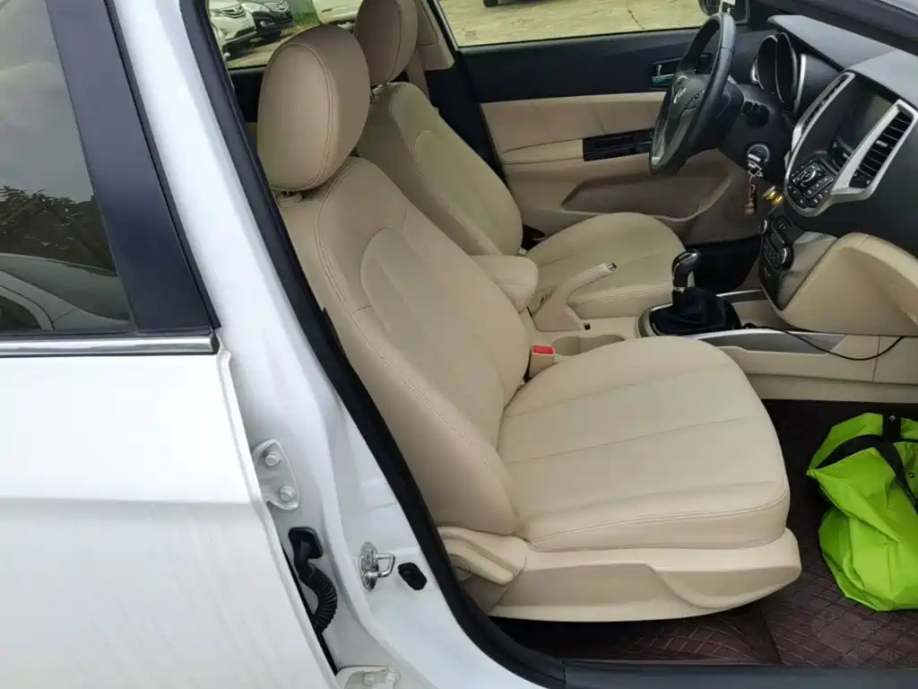 Changan Eado 2016 — фото 25