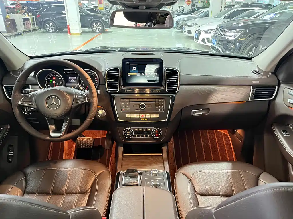 Mercedes-Benz GLS 2016 — фото 9