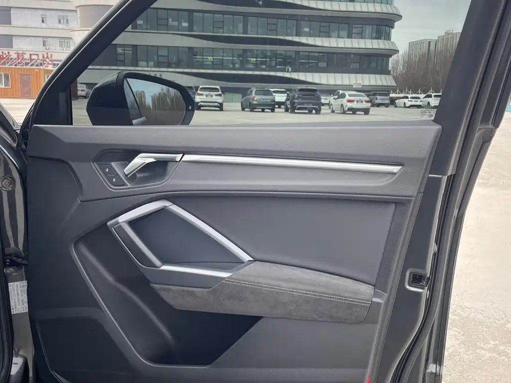 Audi Q3 Sportback 2021 — фото 14
