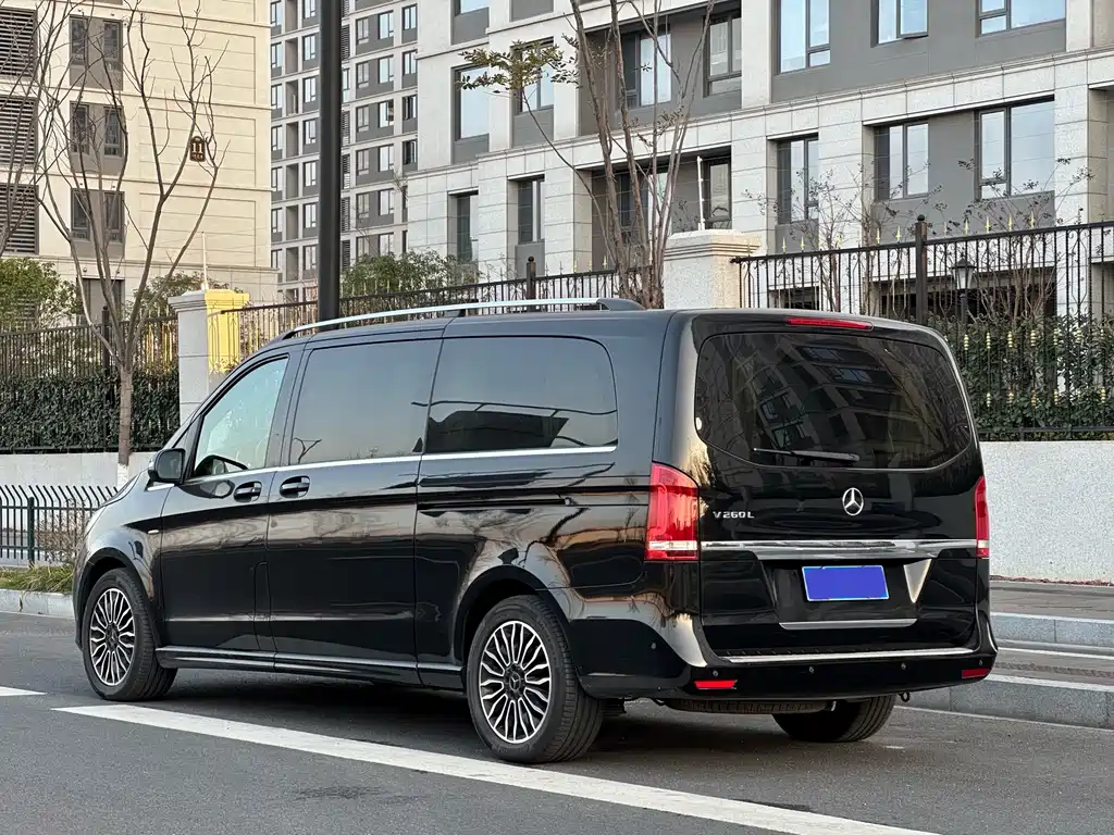 Mercedes-Benz V-Class 2018 — фото 4