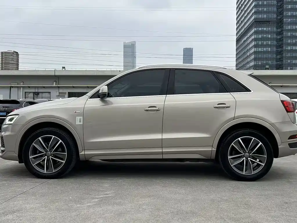 Audi Q3 2019 — фото 11