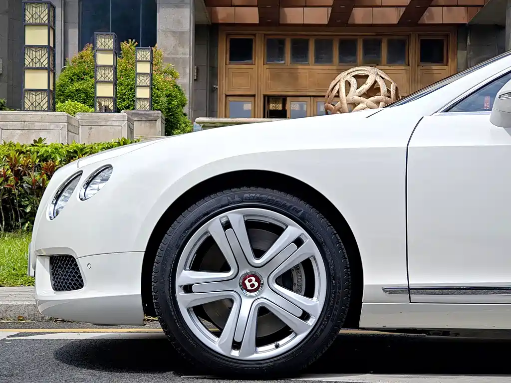Bentley Continental 2013 — фото 6