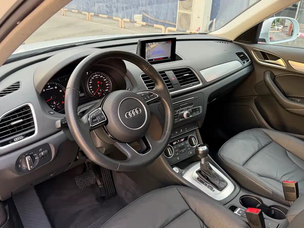 Audi Q3 2017 — фото 12