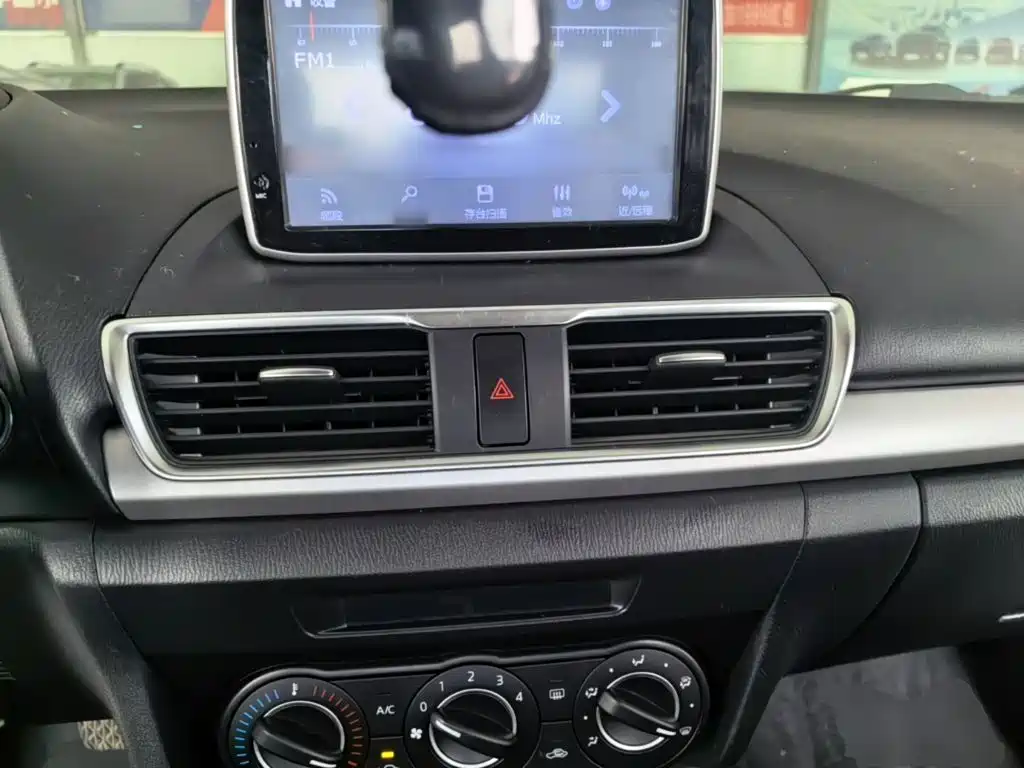 Mazda 3 Axela 2016