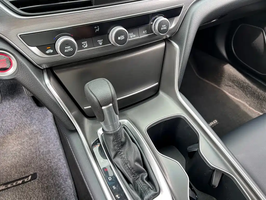Honda Accord 2020 — фото 16