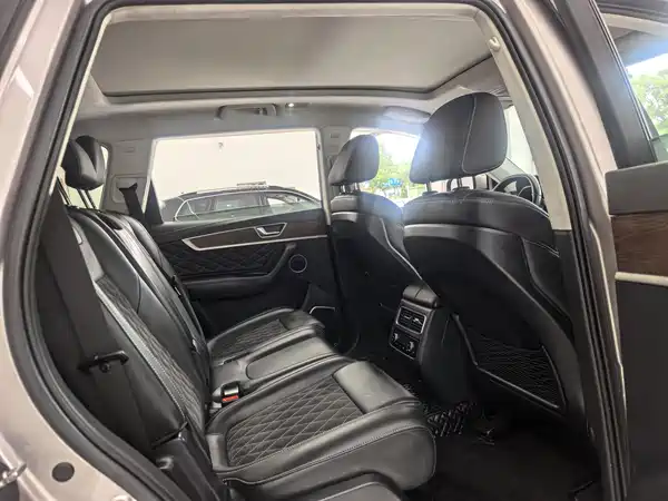 Hongqi HS7 2020
