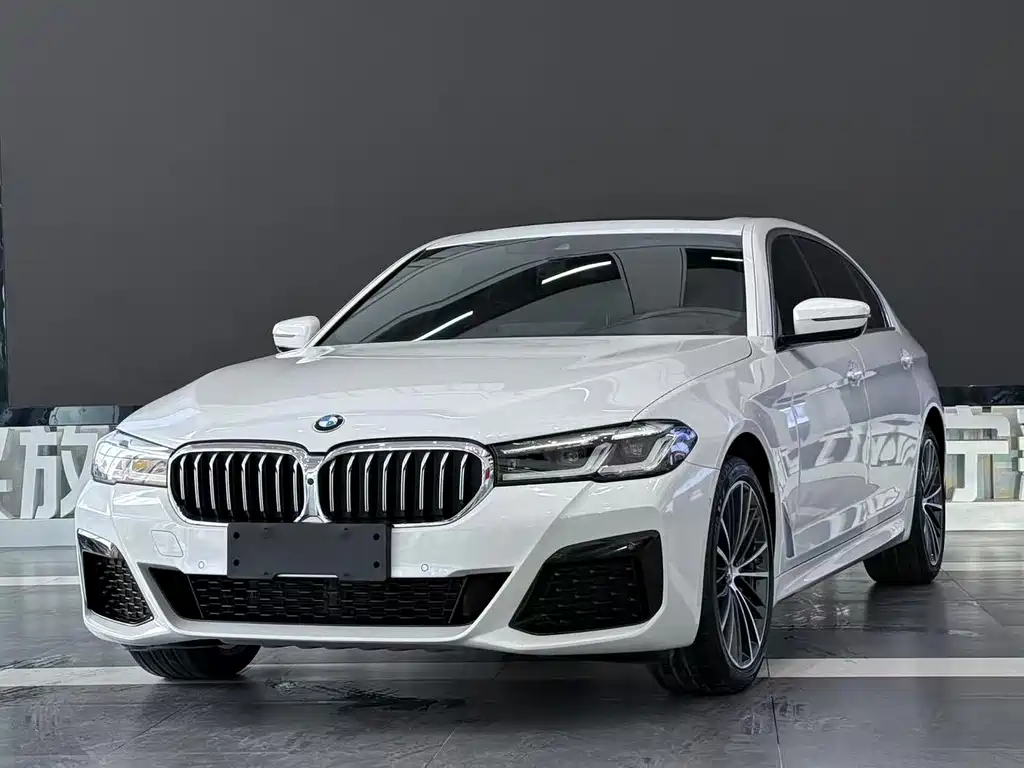 BMW 5 Series 2021 — фото 1
