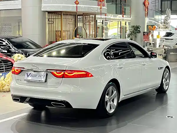 Jaguar XFL 2020