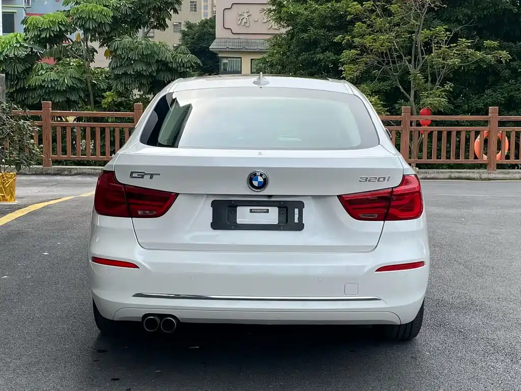 BMW 3 Series GT 2017 — фото 8