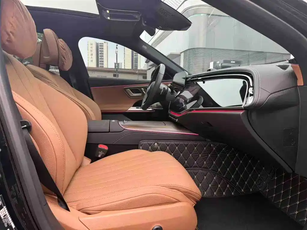 Mercedes-Benz E-Class 2025 — фото 12