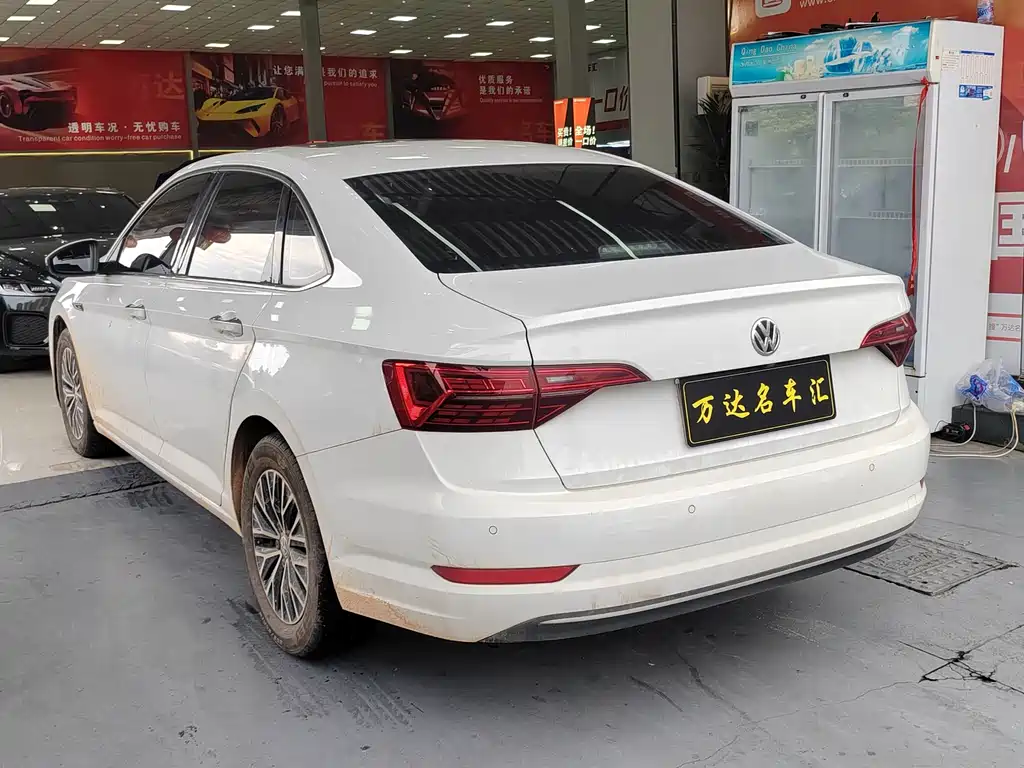 Volkswagen Sagitar 2020