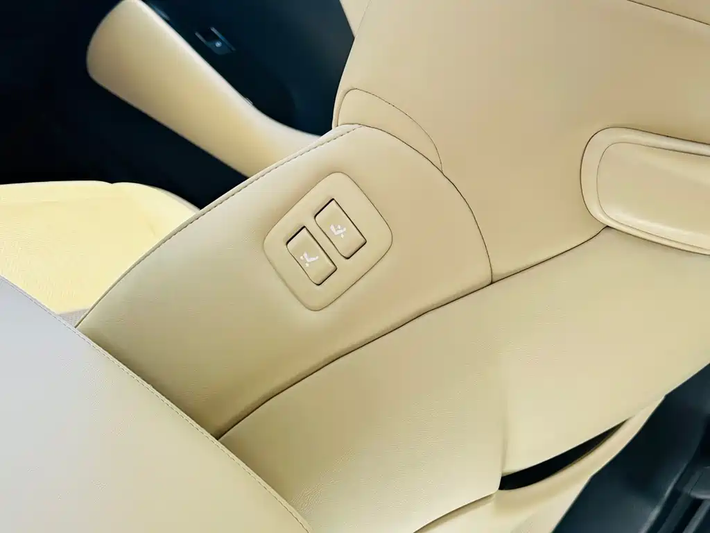 Toyota Alphard 2020 — фото 20