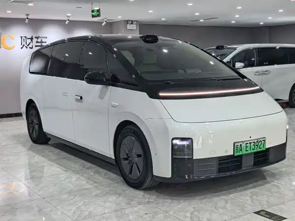 Li Auto MEGA 2025