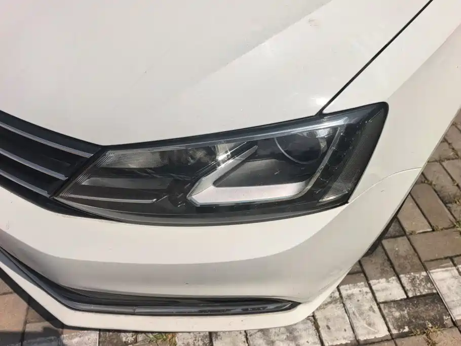 Volkswagen Sagitar 2016