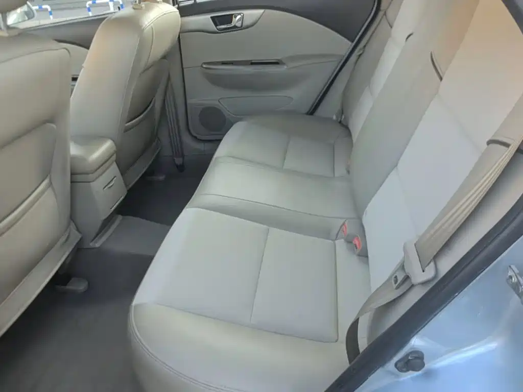 Buick Excelle 2015 — фото 17