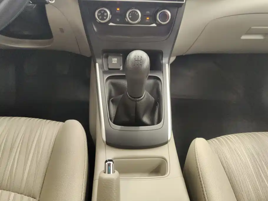 Nissan Sylphy 2016 — фото 16