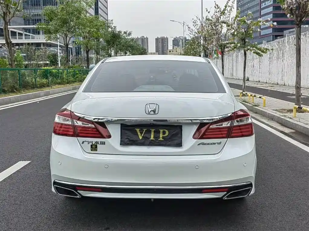 Honda Accord 2017 — фото 9