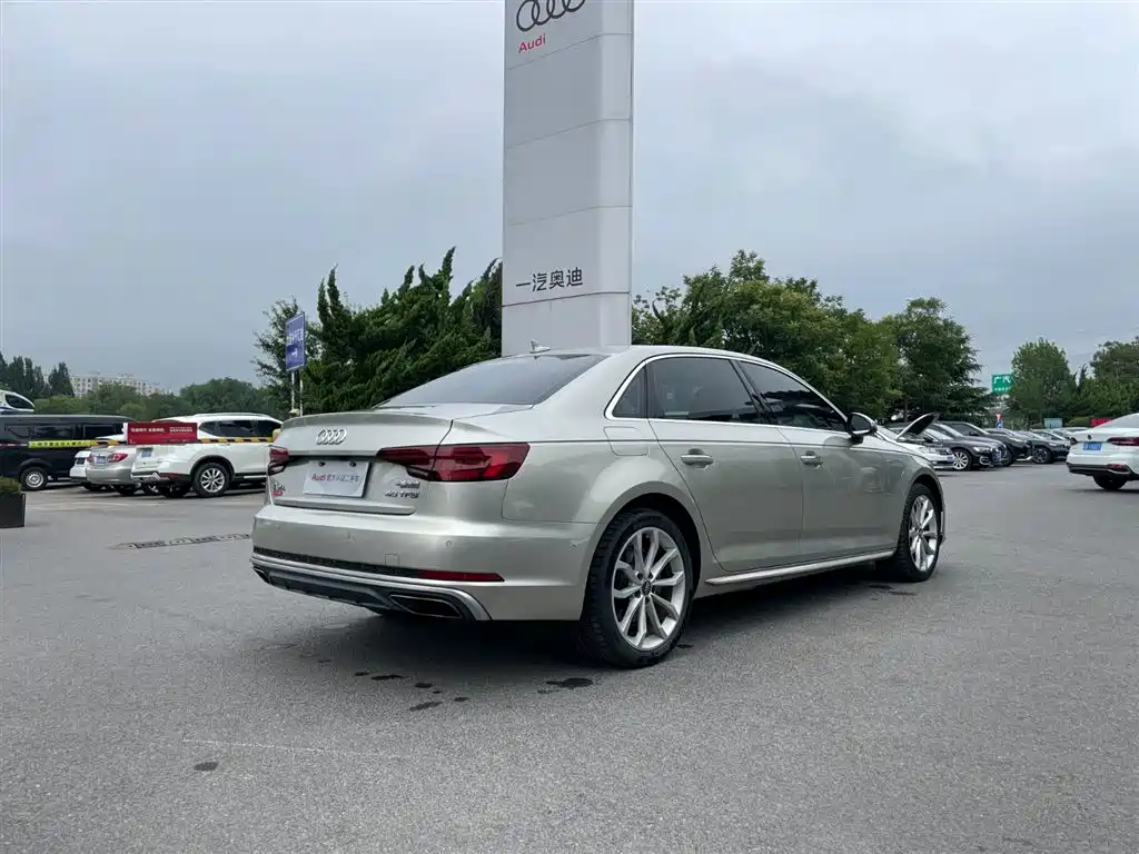 Audi A4L 2019 — фото 2