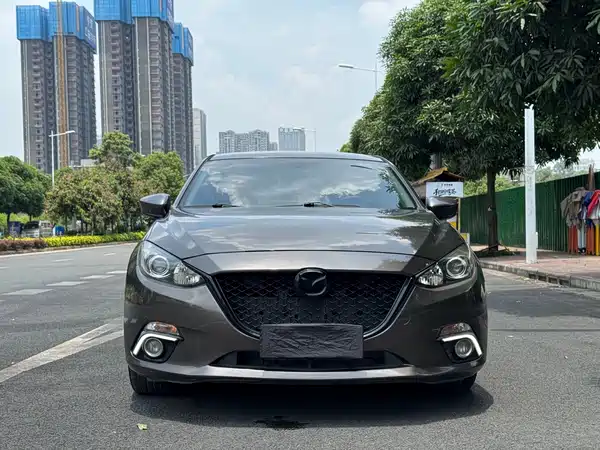 Mazda 3 Axela 2015