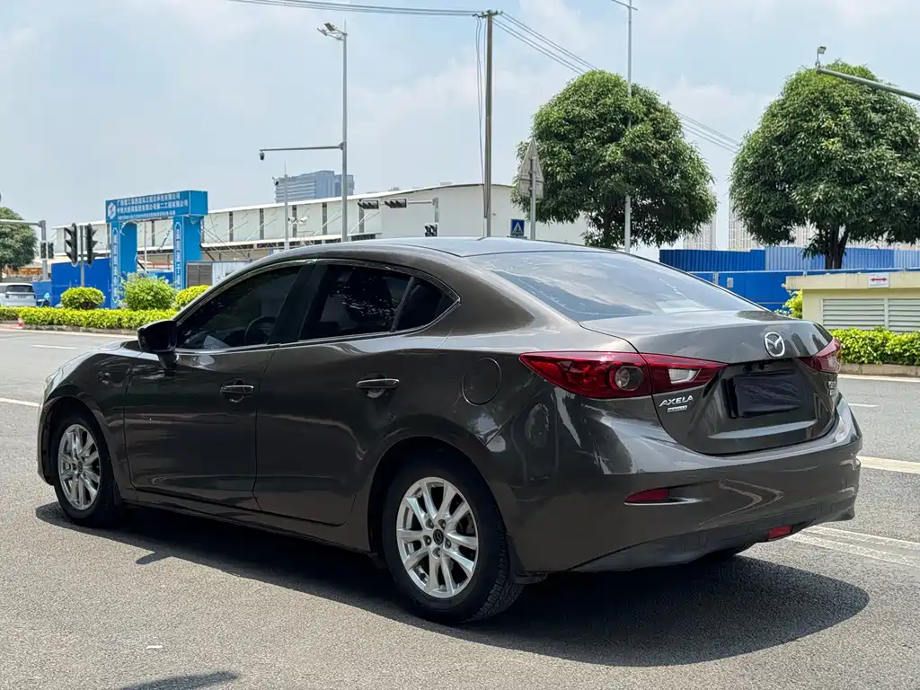 Mazda 3 Angkesela 2015