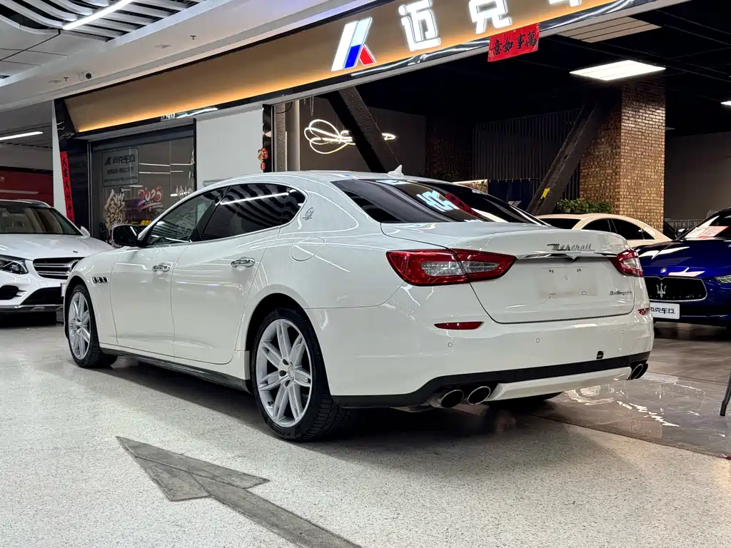 Maserati Quattroporte 2015 — фото 22