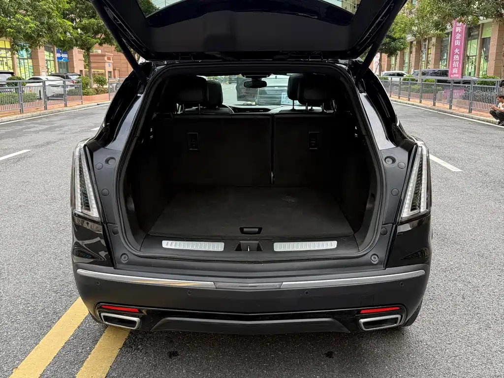 Cadillac XT5 2023 — фото 9