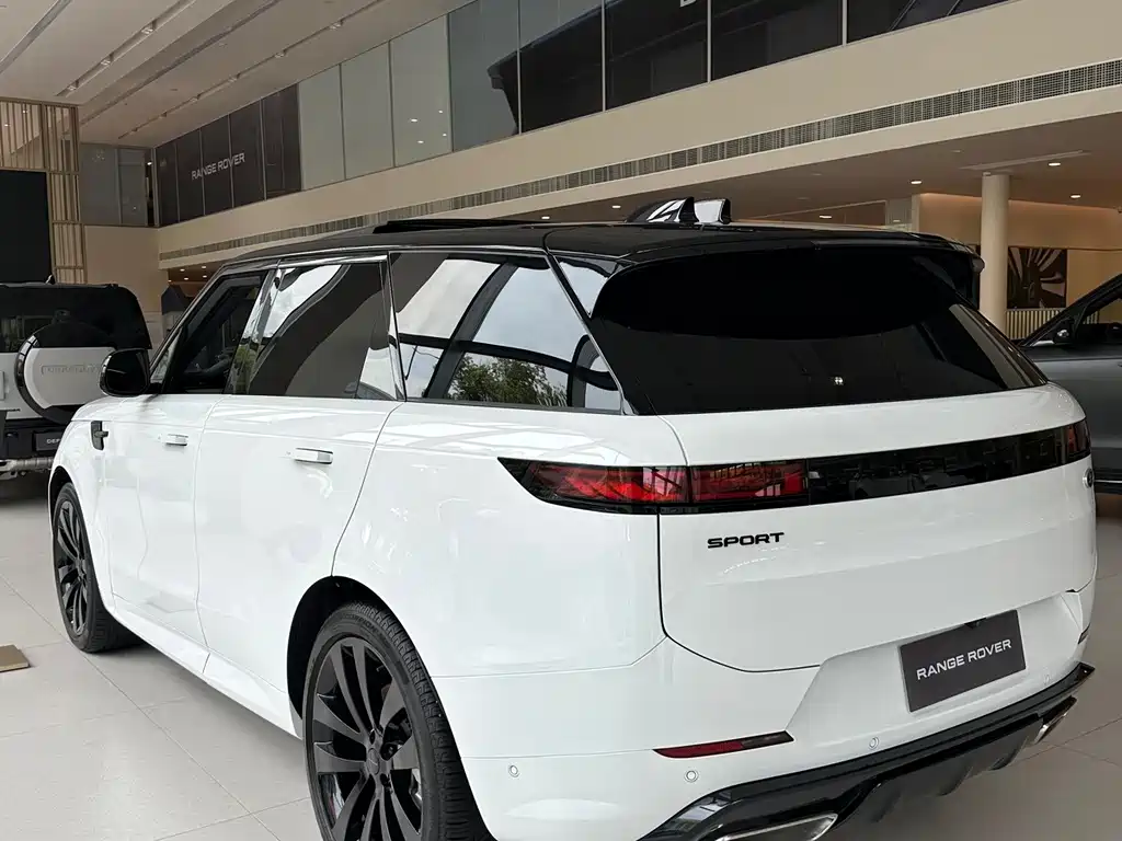 Land Rover Range Rover Sport 2026 — фото 9
