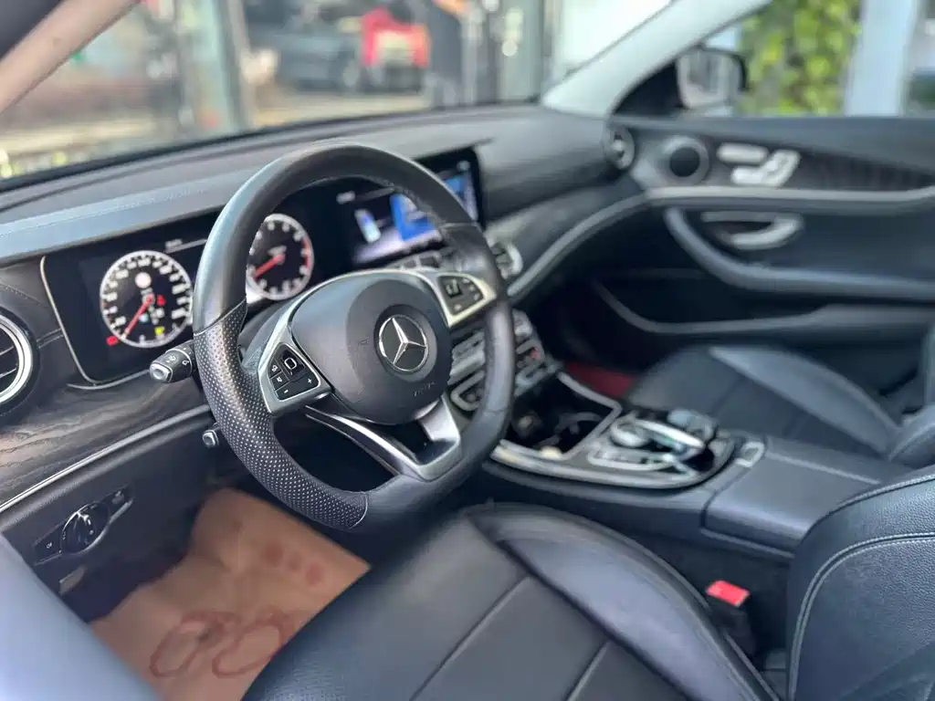 Mercedes-Benz E-Class 2017 — фото 10