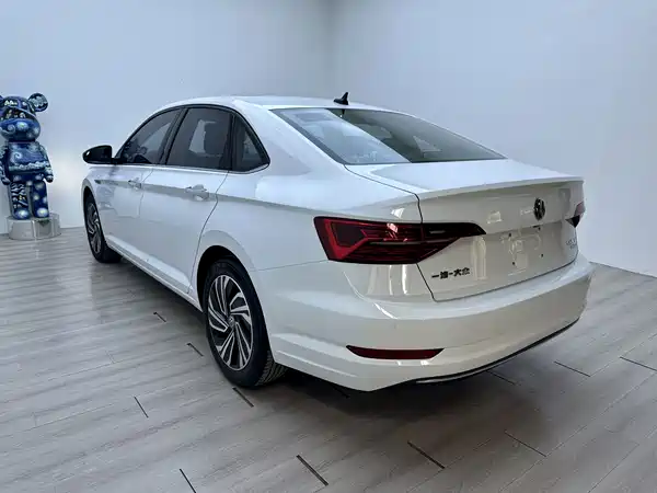 Volkswagen Sagitar 2022