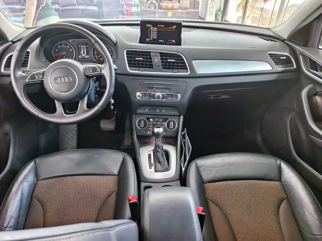 Audi Q3 2017 — фото 15