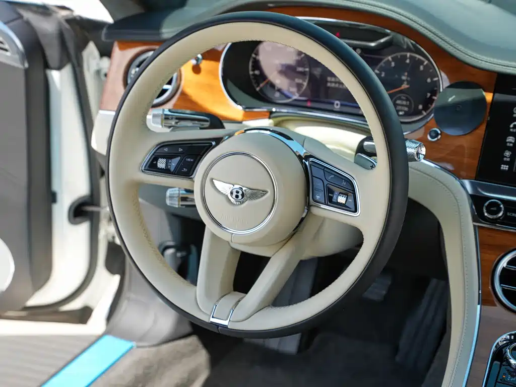 Bentley Continental 2021 — фото 13