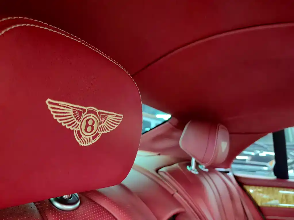Bentley Flying Spur 2017 — фото 12