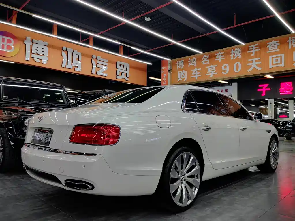 Bentley Flying Spur 2017 — фото 14