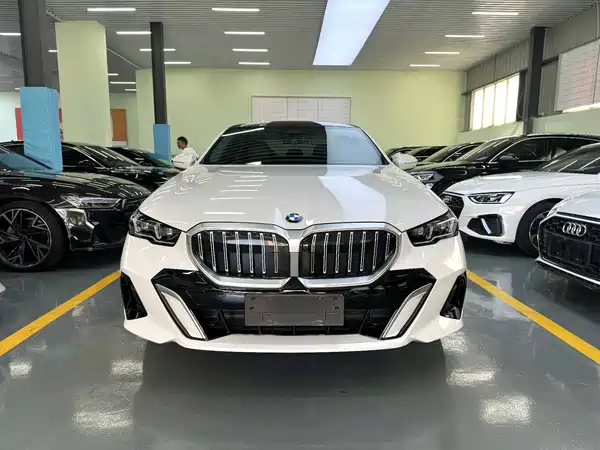 BMW 5 Series 2025