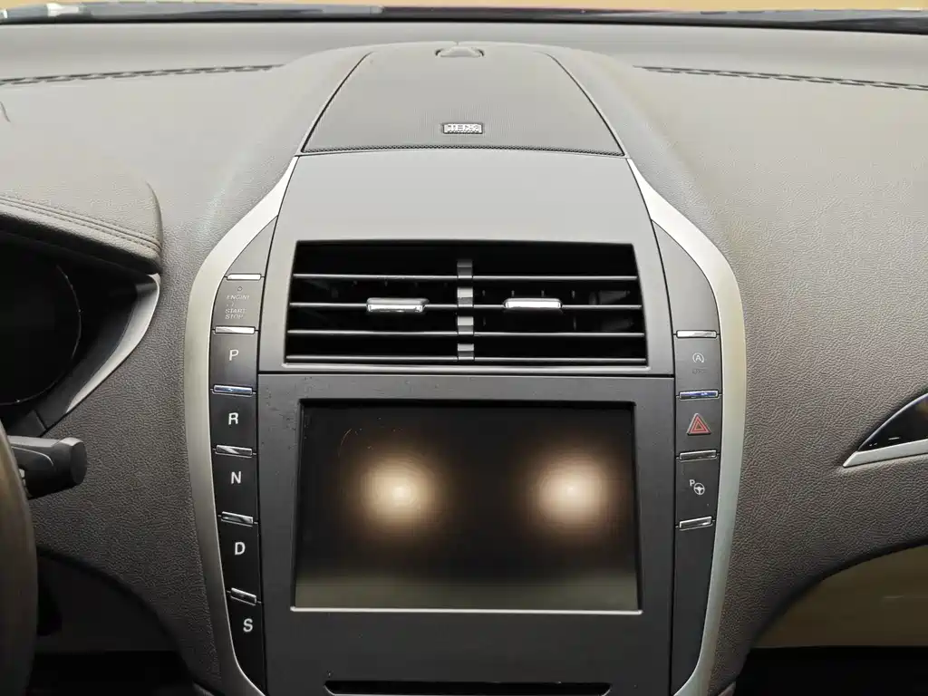 Lincoln MKZ 2015 — фото 16
