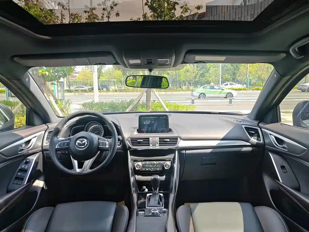 Mazda CX-4 2016 — фото 14