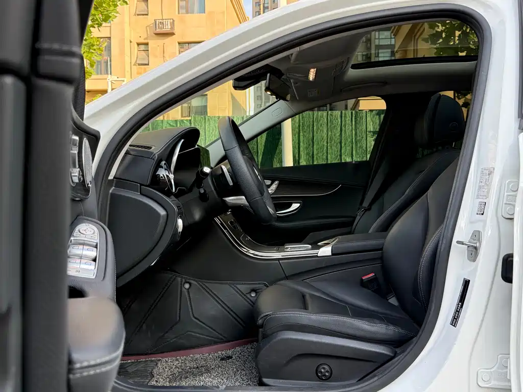Mercedes-Benz C-Class 2020