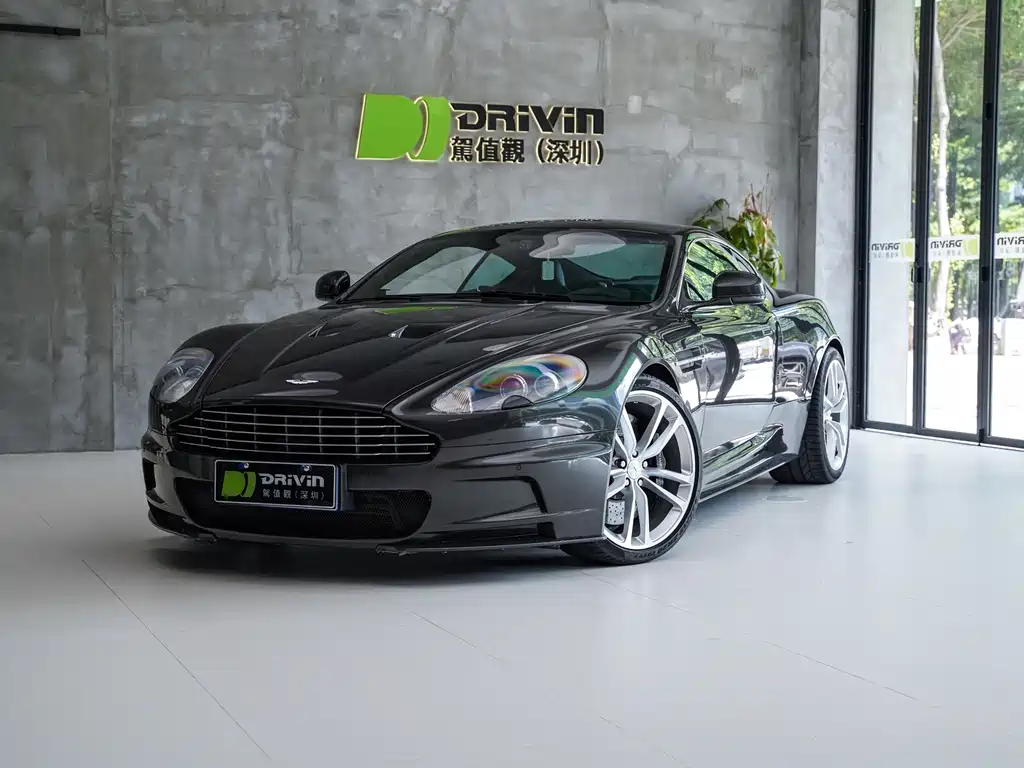 Aston Martin DBS 2014 — фото 1