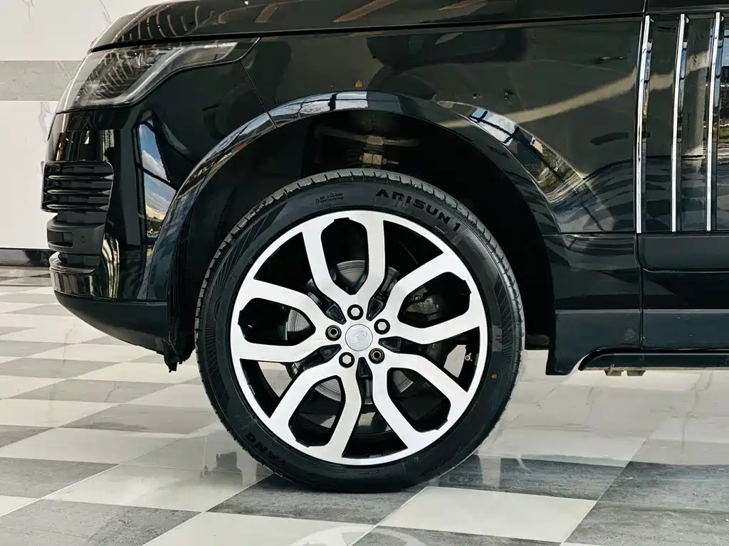 Land Rover Range Rover 2018 — фото 9